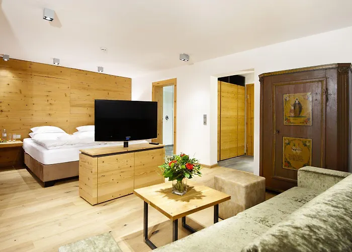 Der Baer Отель 4*